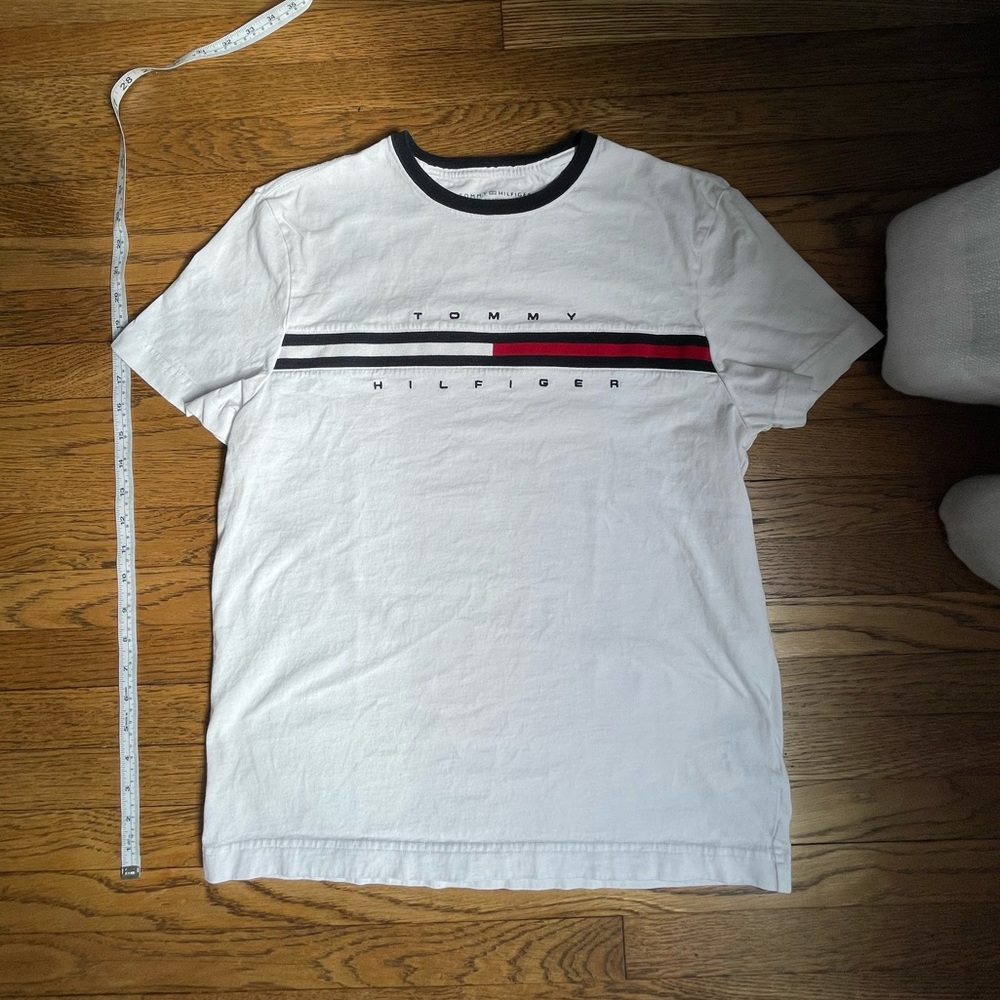 White Tommy Hilfiger T-shirt